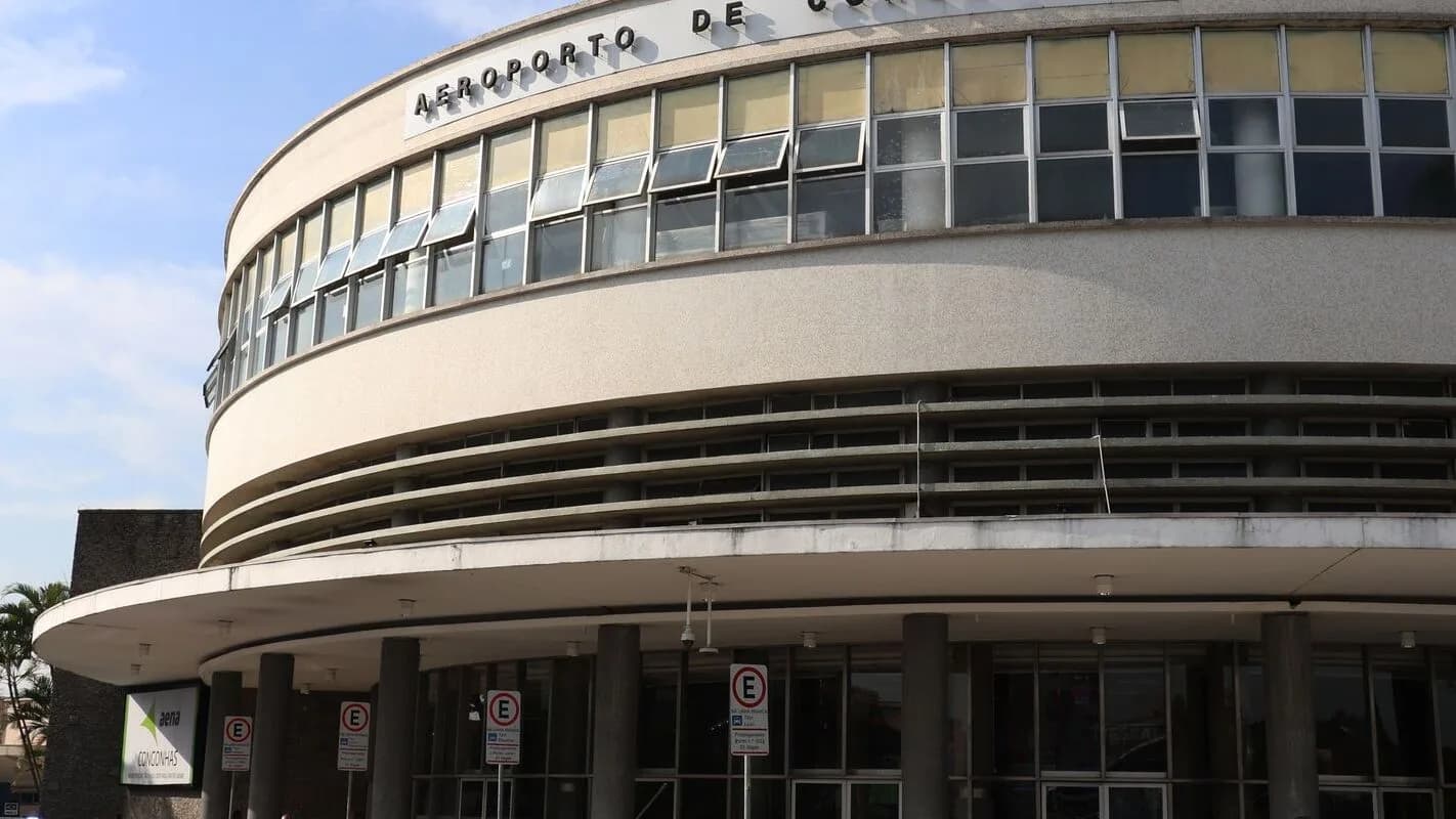 Fachada do terminal do Aeroporto de Congonhas, em São Paulo, de onde o voo decolou em 1996