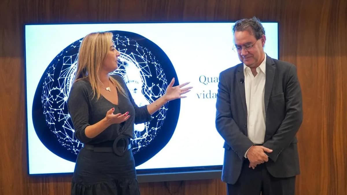 Augusto Cury durante palestra (foto de arquivo)