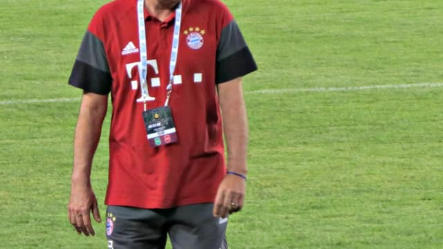 Carlo Ancelotti, tecnico da Selecao Brasileira, observa o campo durante treino, em foto de arquivo