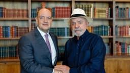 Ricardo Couto de Castro cumprimenta o presidente Lula em foto de arquivo