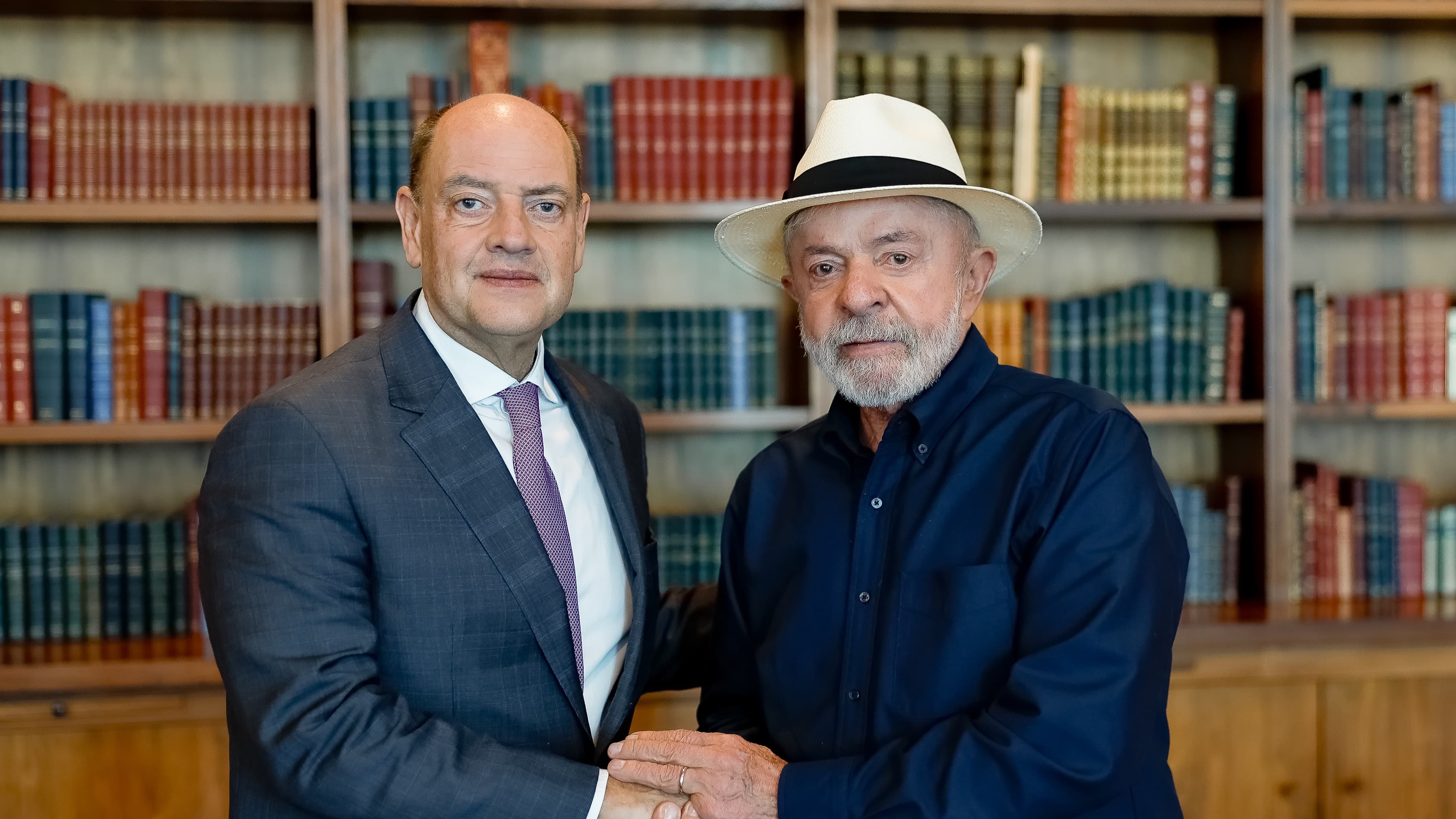 Ricardo Couto de Castro cumprimenta o presidente Lula em foto de arquivo