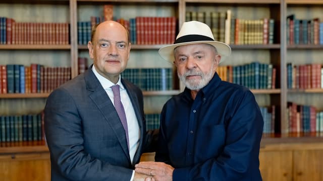 Ricardo Couto de Castro cumprimenta o presidente Lula em foto de arquivo
