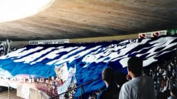Torcida do Cruzeiro abre bandeirão em arquibancada do Mineirão em foto de arquivo