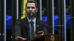 Senador Cleitinho Azevedo discursa à tribuna do Plenário do Senado Federal