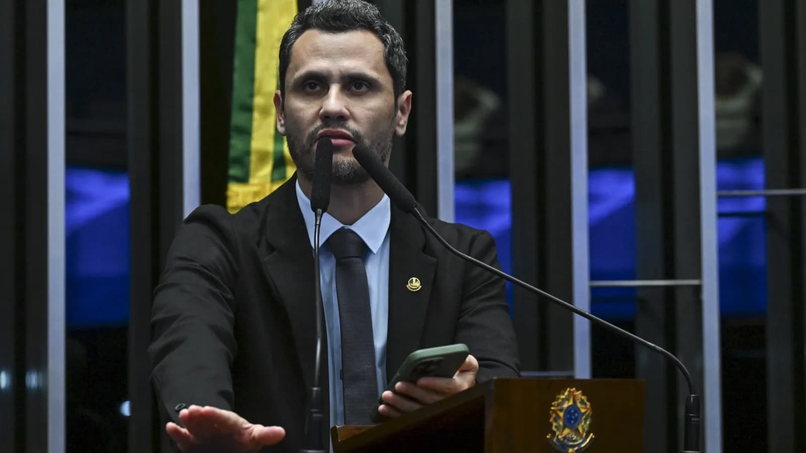 Senador Cleitinho Azevedo discursa à tribuna do Plenário do Senado Federal