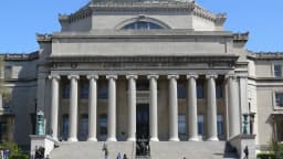 Fachada da biblioteca Low Memorial, no campus da Universidade Columbia, em Nova York
