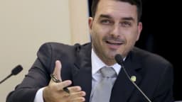 Flávio Bolsonaro discursa em plenário do Senado (foto de arquivo)