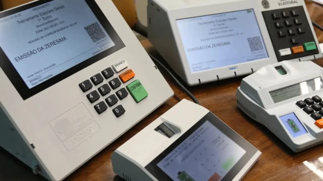 Urnas eletrônicas usadas em eleição no Brasil