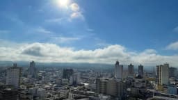 Vista aérea da cidade de Pouso Alegre, no Sul de Minas, sob céu ensolarado
