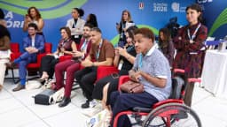 Sessão do TSE com influenciadores digitais em estratégia contra desinformação nas eleições de 2026
