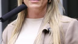 Celina Leão, governadora do Distrito Federal, discursa em evento oficial