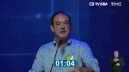 Flávio Roscoe (PL) discursa durante debate ao governo de Minas Gerais promovido pela TMC 88.7 FM e TV Sim Brasil