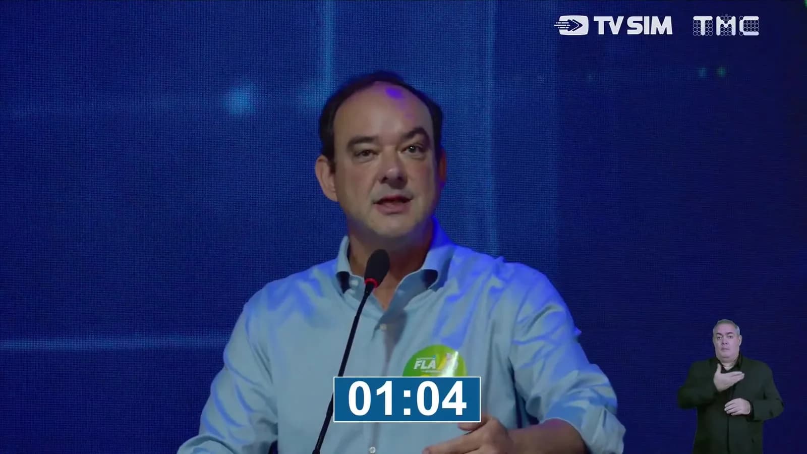 Flávio Roscoe (PL) discursa durante debate ao governo de Minas Gerais promovido pela TMC 88.7 FM e TV Sim Brasil