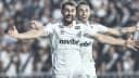 Jogadores do Santos comemoram gol em jogo do Brasileirão