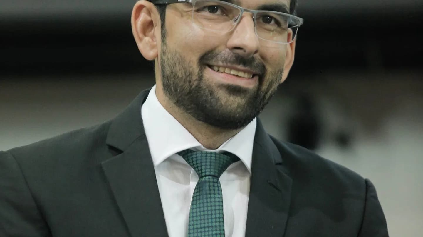 Dr. Daniel, candidato do Podemos ao governo do Pará, em retrato oficial
