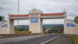 Pórtico de entrada da cidade de Itu (SP) pela rodovia SP-300, foto de arquivo