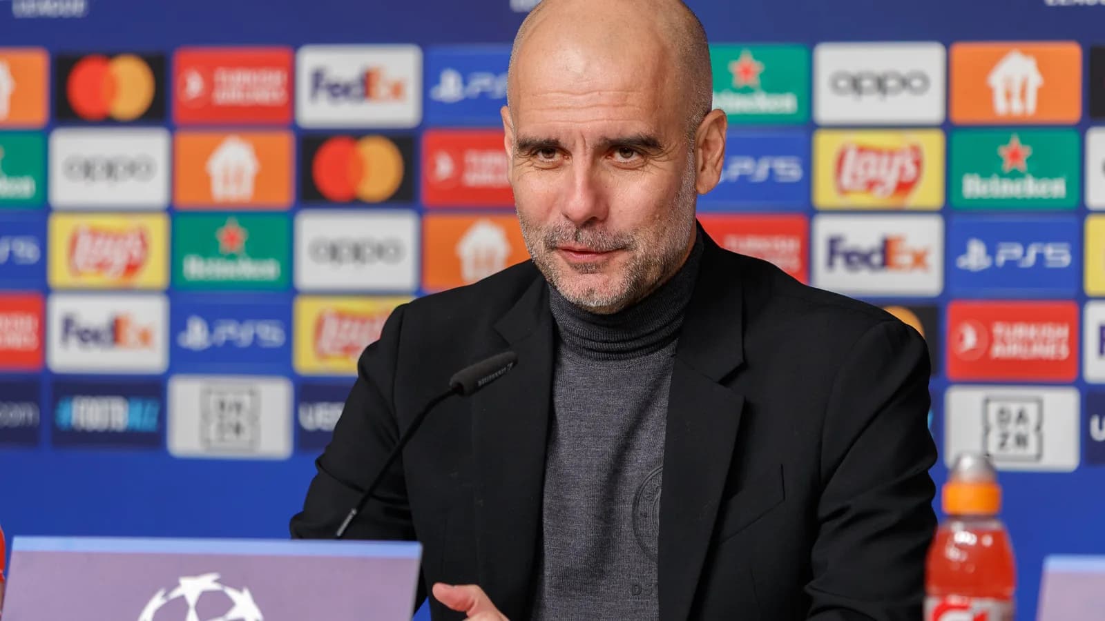 Pep Guardiola em coletiva de imprensa da Champions League