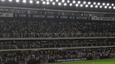Torcida lotando a arquibancada da Vila Belmiro em jogo do Santos pelo Brasileirão 2026