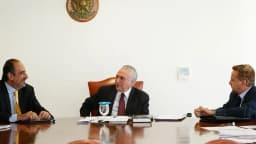 Alexandre Kalil ao lado do então presidente Michel Temer em reunião, quando era prefeito de Belo Horizonte (foto de arquivo)