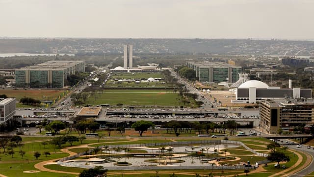 Vista aérea da Esplanada dos Ministérios, em Brasília, com o Congresso Nacional ao fundo, em imagem de arquivo