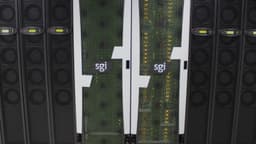 Rack de servidores em data center, imagem ilustrativa de infraestrutura de supercomputação divulgada pela UFRN