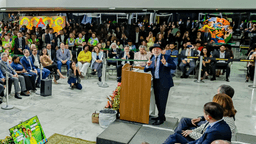 Lula discursa em púlpito durante cerimônia no Palácio do Planalto, imagem de arquivo
