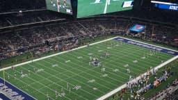 Jogo de futebol americano com o Dallas Cowboys em campo (foto de arquivo)