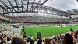 Arena da Baixada, estádio do Athletico-PR, com torcida durante uma partida
