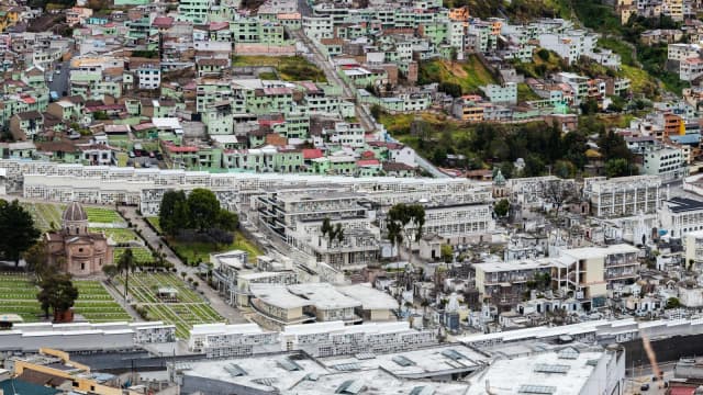 Vista panorâmica de Quito, capital do Equador, que sediará a COP18 de Biodiversidade em 2028