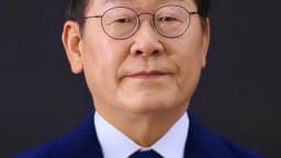 Retrato oficial do presidente da Coreia do Sul, Lee Jae Myung, de terno escuro