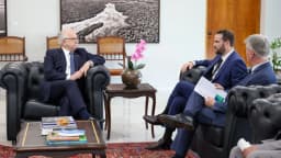 O ministro da Fazenda, Dario Durigan, em reunião com o presidente do STF, em Brasília