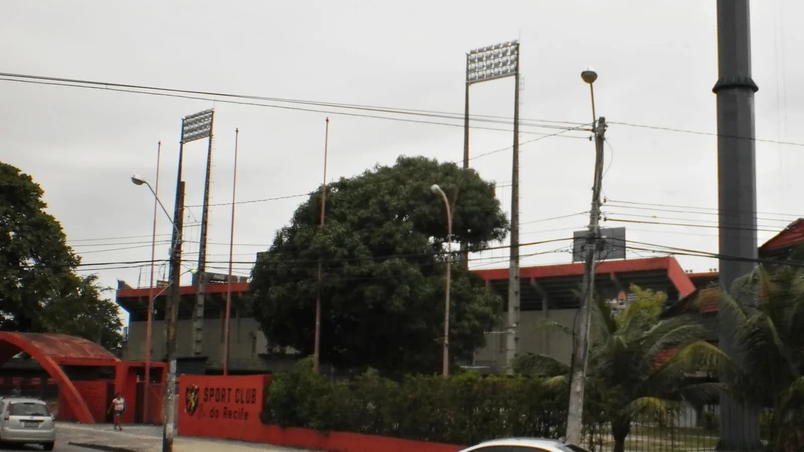Fachada do Estádio Ilha do Retiro, em Recife, casa do Sport Club do Recife