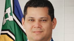 Retrato oficial do senador Davi Alcolumbre, presidente do Senado