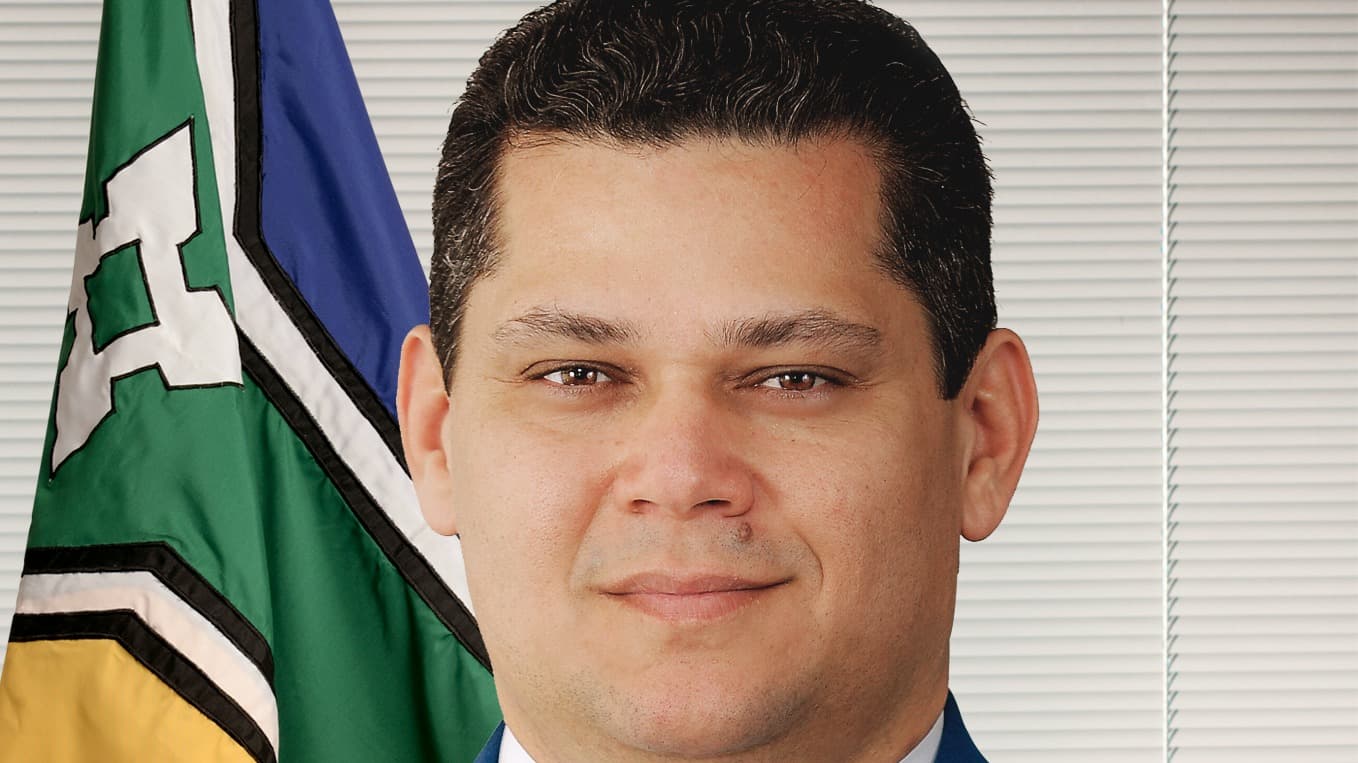 Retrato oficial do senador Davi Alcolumbre, presidente do Senado