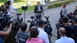 Marcelo Crivella concede entrevista coletiva à imprensa durante seu mandato como prefeito do Rio de Janeiro