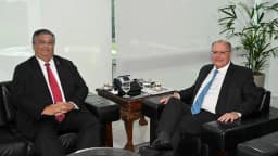 Flávio Dino em reunião de trabalho durante gestão como ministro da Justiça