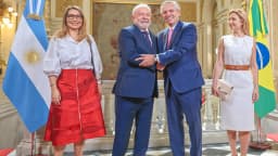 A primeira-dama Janja Lula da Silva ao lado do presidente Lula