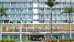 Fachada da sede da Prefeitura Municipal de Ipatinga, em Minas Gerais