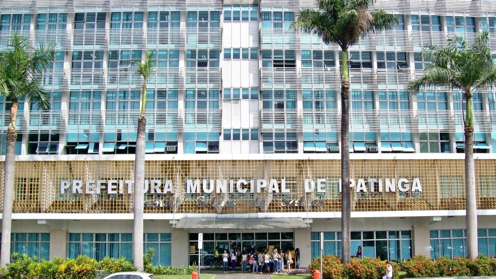 Fachada da sede da Prefeitura Municipal de Ipatinga, em Minas Gerais
