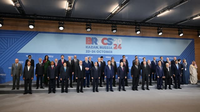 Líderes do BRICS reunidos para foto oficial durante a cúpula de Kazan, na Rússia, em 2024