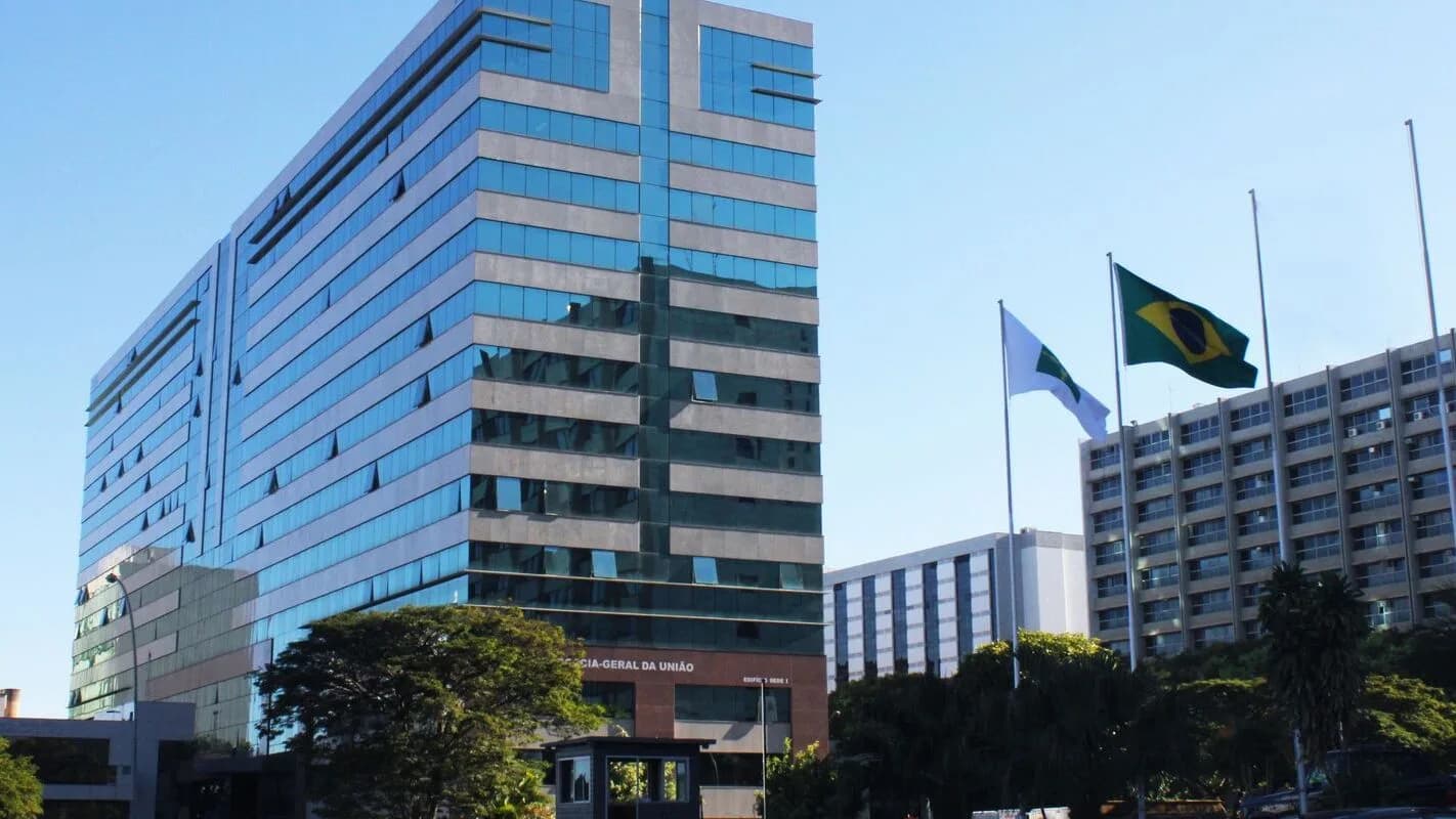 Fachada do prédio-sede da Advocacia-Geral da União, em Brasília