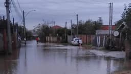 Rua alagada em bairro de Porto Alegre, no Rio Grande do Sul (foto de arquivo)