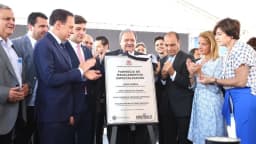 Pessoas durante inauguração de farmácia pública de medicamentos especializados em São Paulo