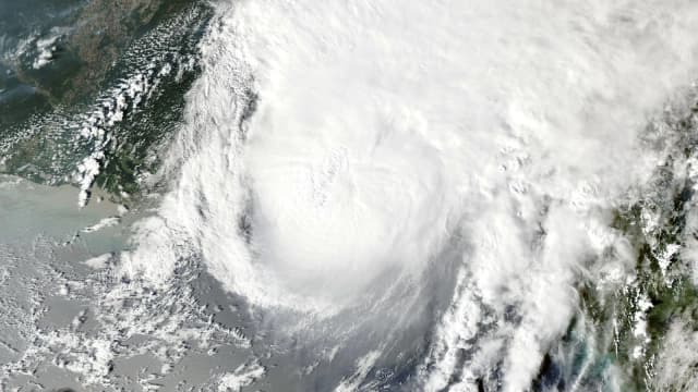 Imagem de satélite do furacão Isaías, categoria 3, sobre o Golfo do México