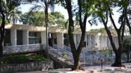 Fachada da unidade Pampulha da Fundação João Pinheiro, em Belo Horizonte.