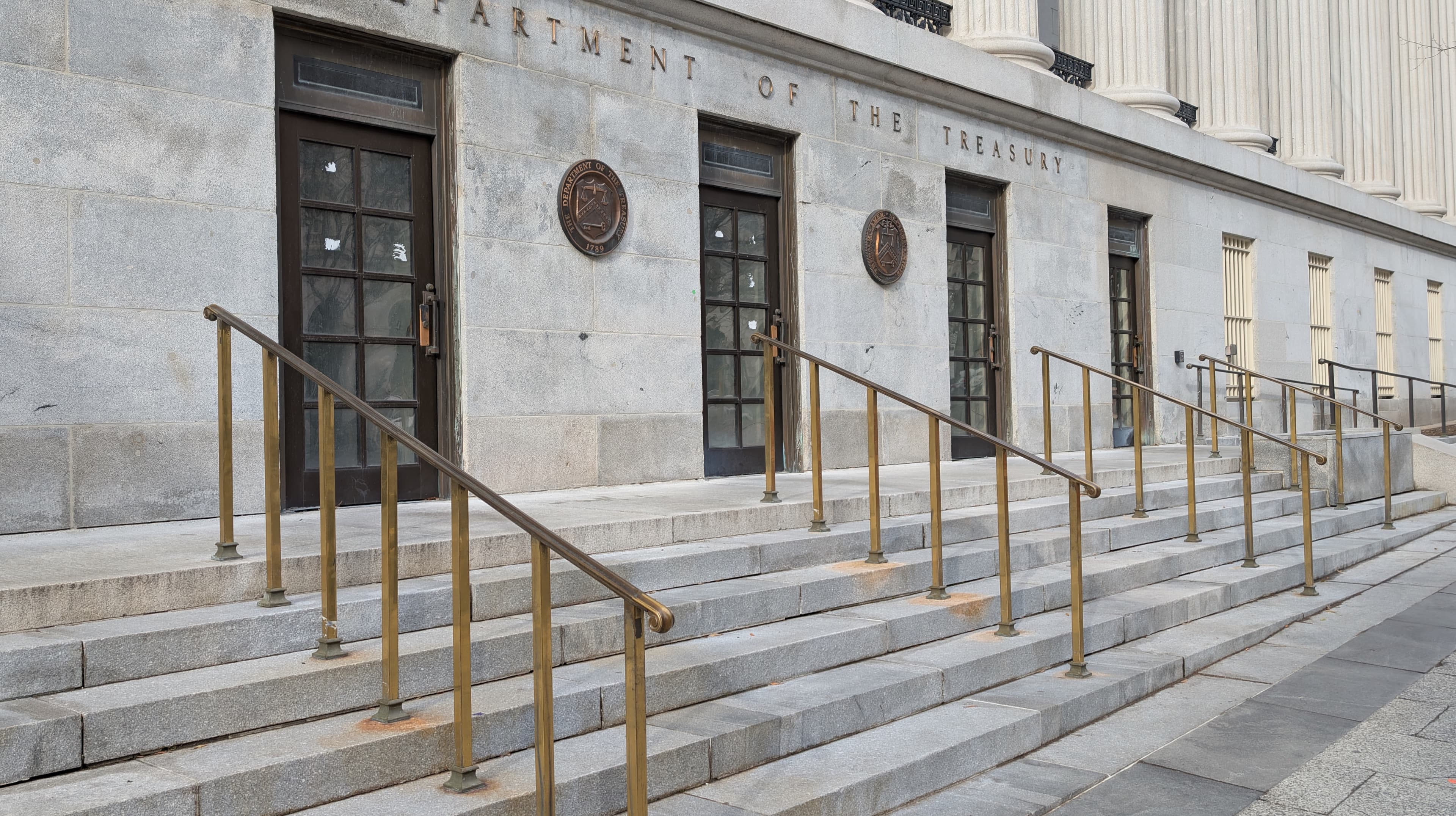 Fachada do prédio do Departamento do Tesouro dos Estados Unidos, em Washington