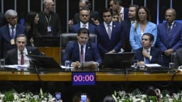 Plenário do Congresso Nacional durante sessão conjunta em Brasília