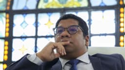 Embaixador de Cuba no Brasil, Victor Manuel Cairo Palomo, durante entrevista