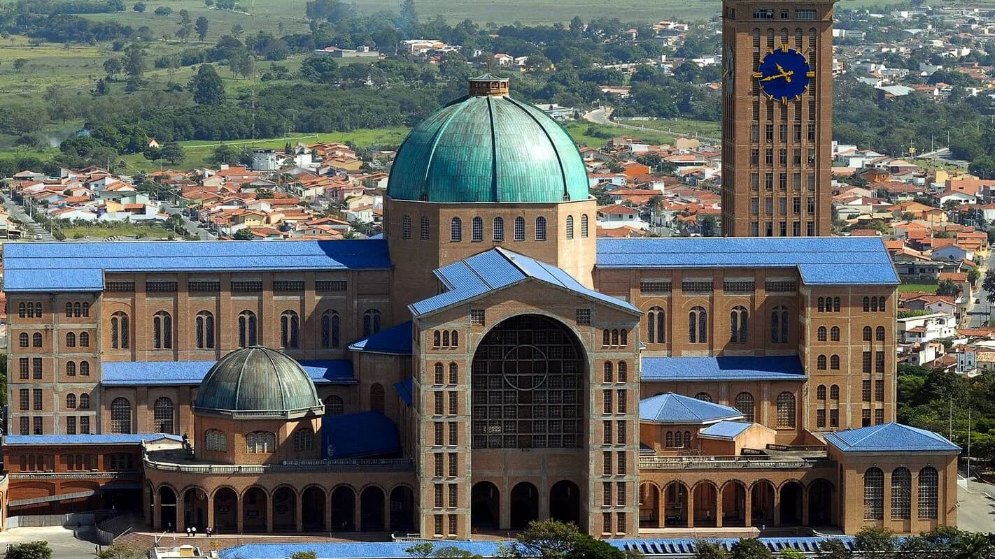 Vista aérea da Basílica do Santuário Nacional de Nossa Senhora Aparecida, em Aparecida (SP)