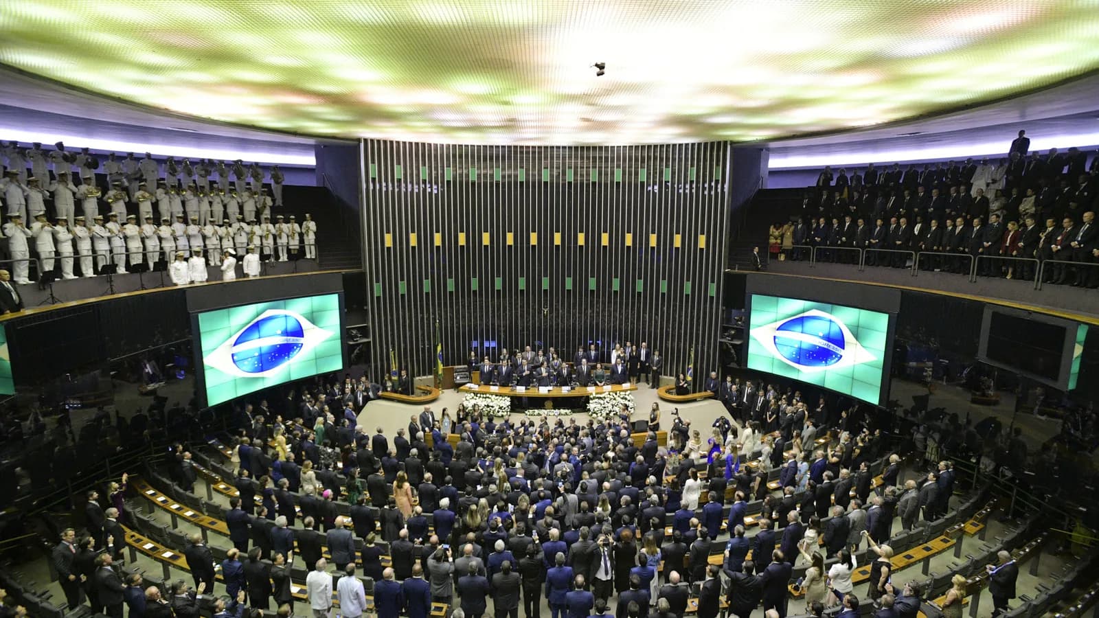 Vista aérea do plenário do Congresso Nacional durante sessão